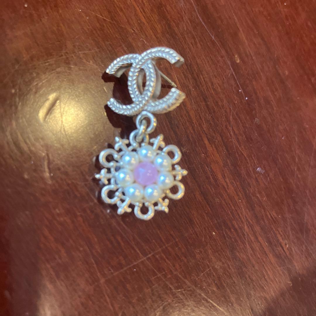 Chanel フラワーモチーフ ピアス(片耳)