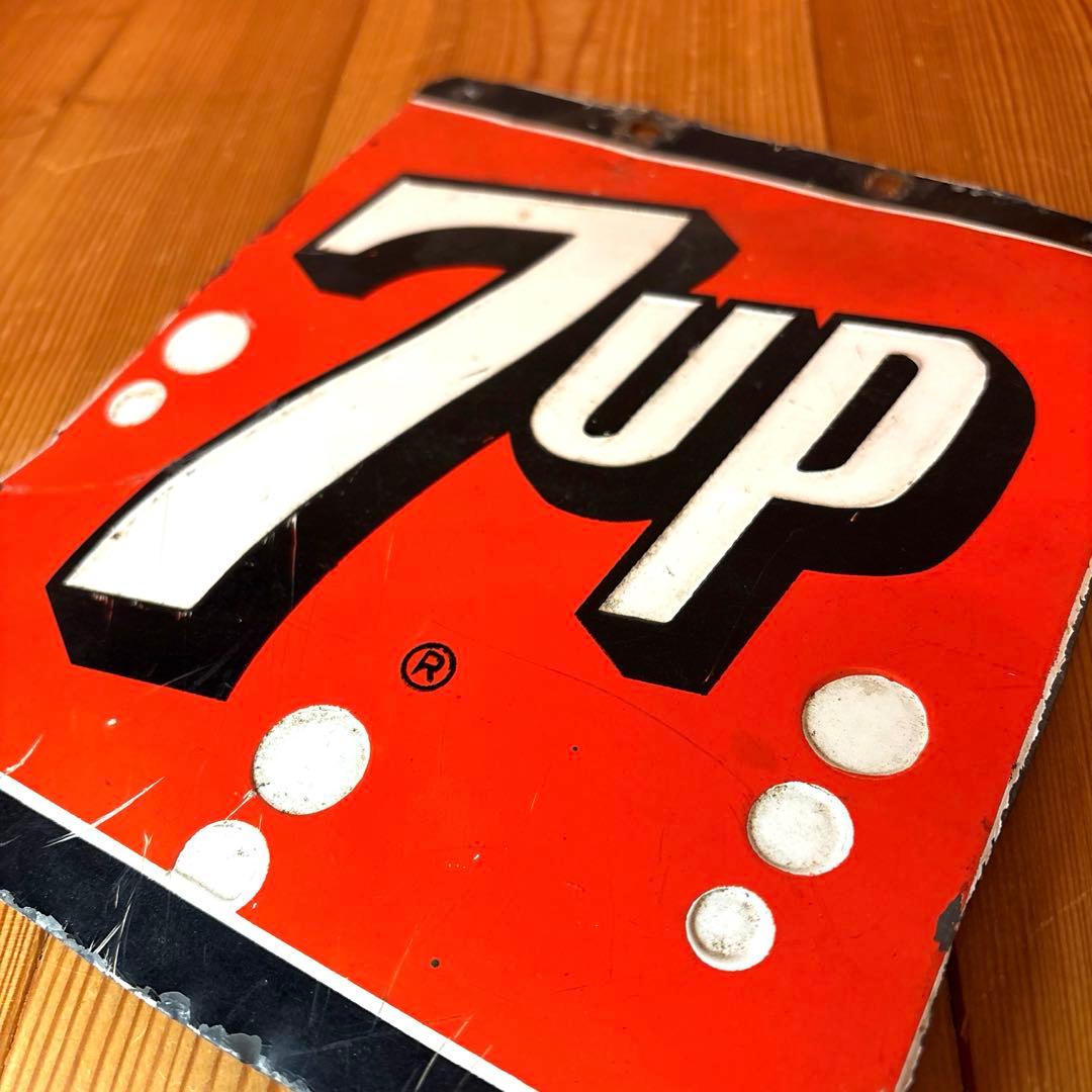 40’s セブンアップ　エンボス　看板　USA アンティーク　7up サイン