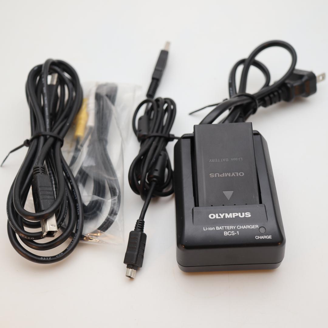 OLYMPUS PEN E-P1 TWO LENS KIT　２レンズキット　白