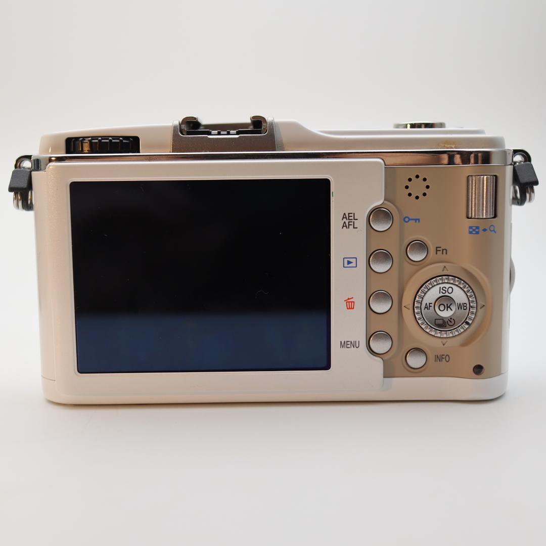 OLYMPUS PEN E-P1 TWO LENS KIT　２レンズキット　白