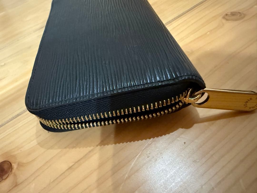 ルイヴィトン　LV エピ　長財布 ラウンドファスナー