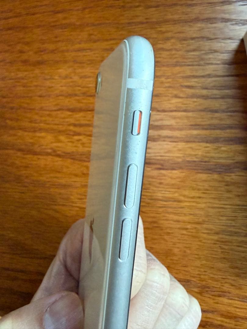 Apple iPhone SE (第2世代後期) 64GB ホワイト