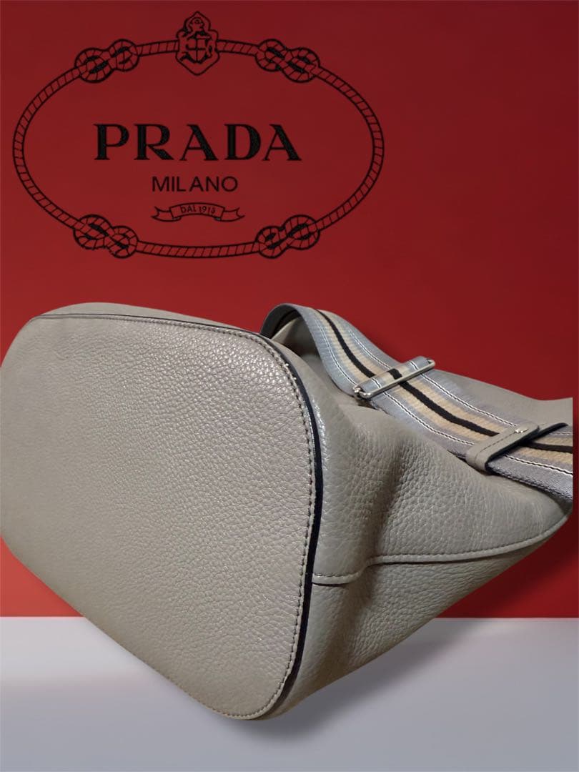 PRADA ヴィテッロ・フェニックス レザー バケット バッグ
