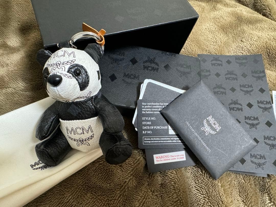 MCM キーホルダー バッグチャーム パンダ