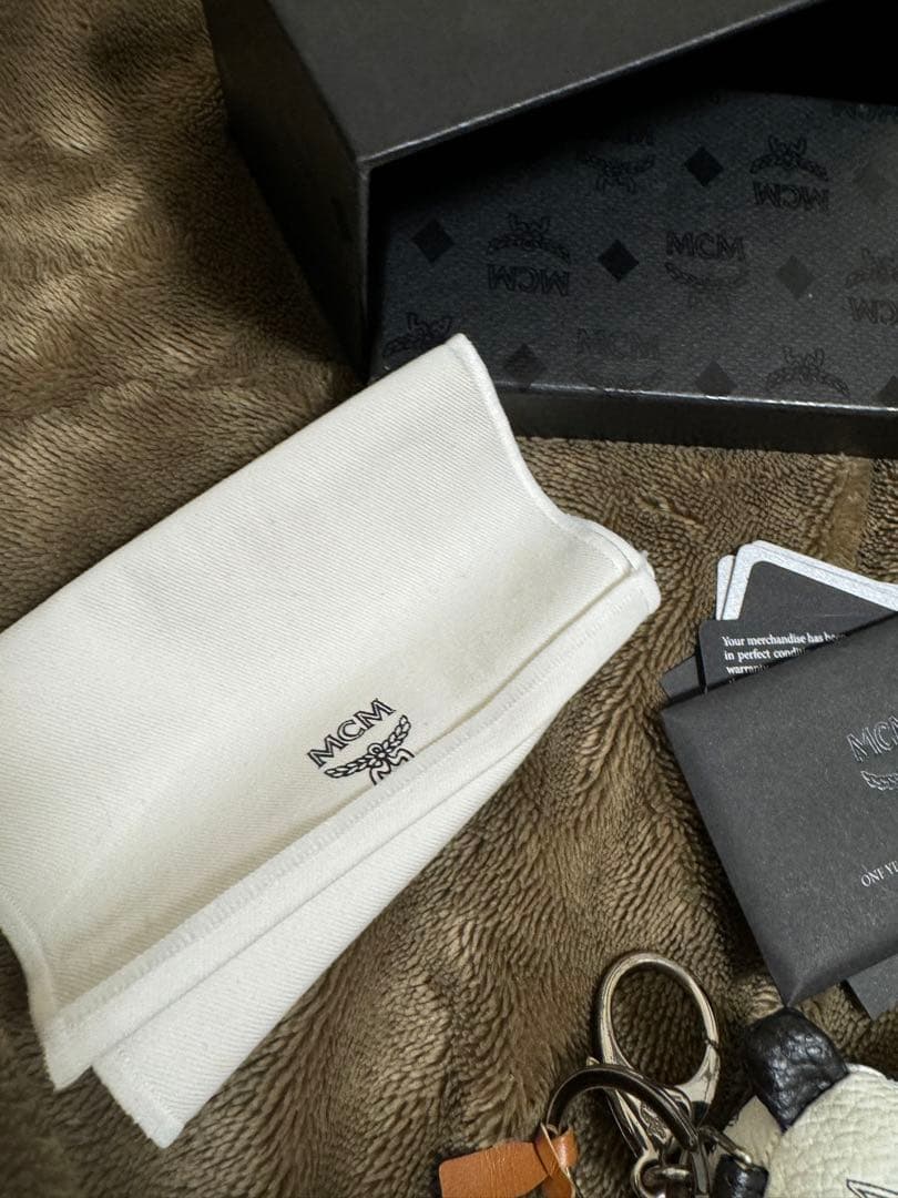 MCM キーホルダー バッグチャーム パンダ