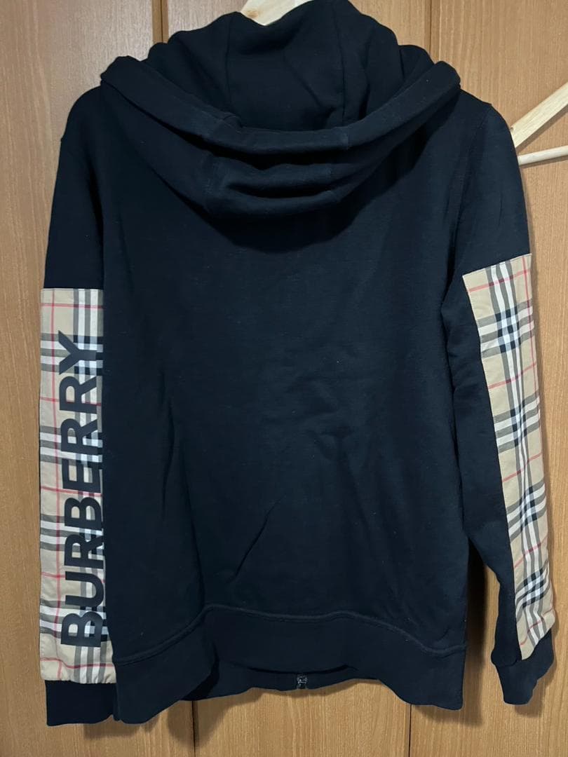 Burberry ジップアップパーカー Sサイズ