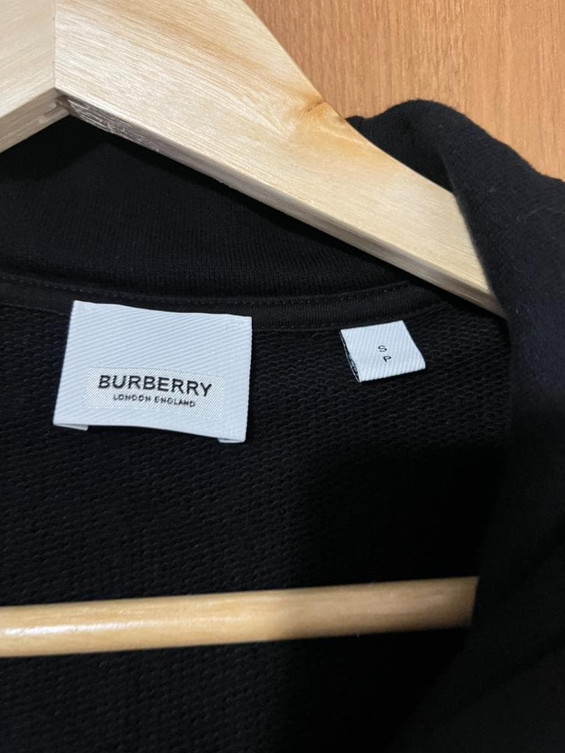 Burberry ジップアップパーカー Sサイズ