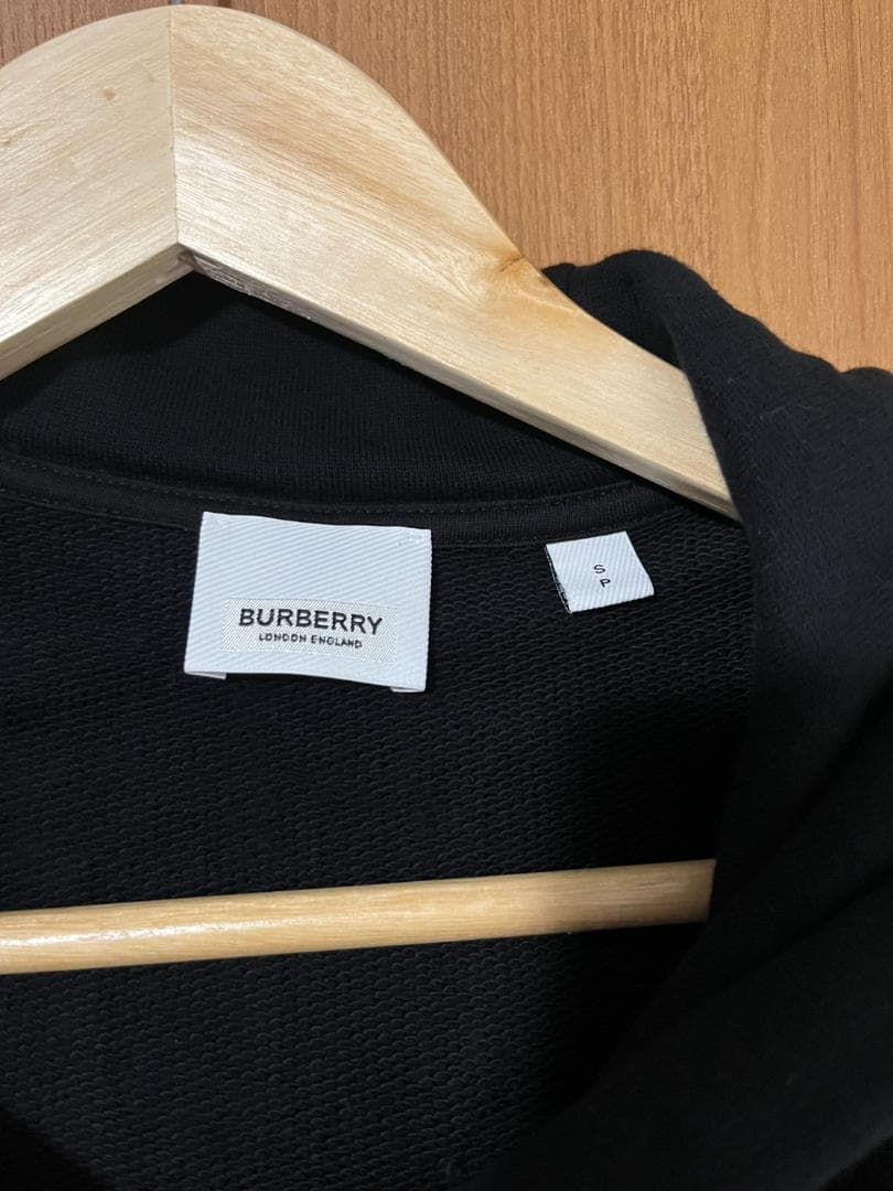 Burberry ジップアップパーカー Sサイズ
