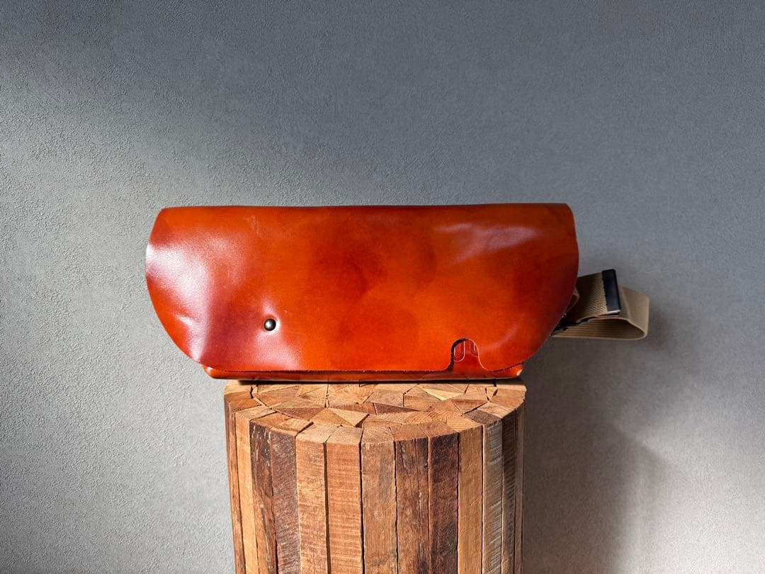 uni&co メッセンジャーバッグ (M)/ CAMEL