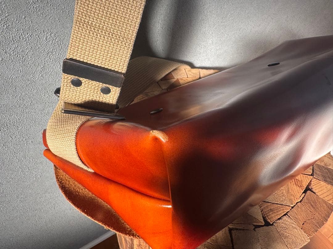 uni&co メッセンジャーバッグ (M)/ CAMEL