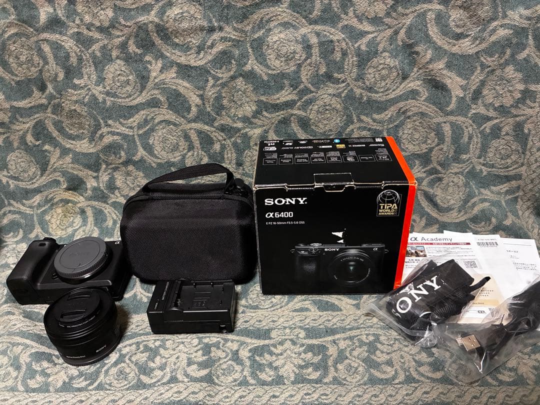 美品α6400パワーズームレンズキットブラック ILCE-6400Lおまけ付き