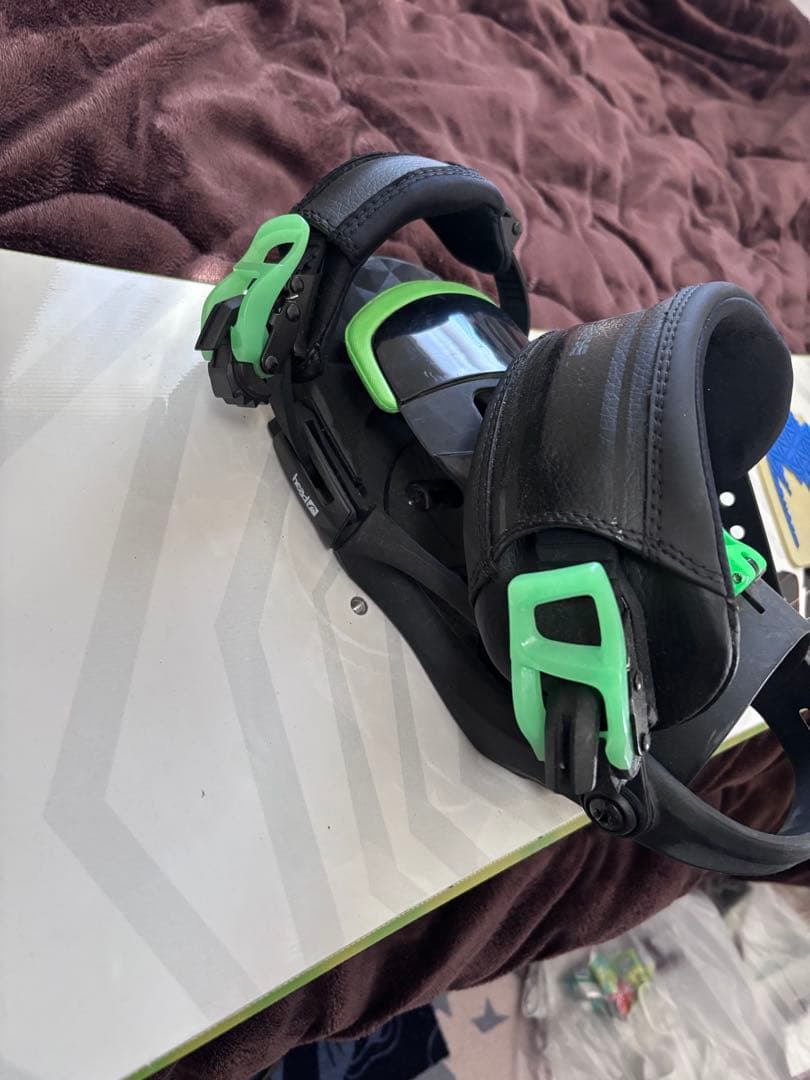 大特価、今だけスノーボード 一式　ビンディング、ブーツ付き。板3枚、ケース付き。