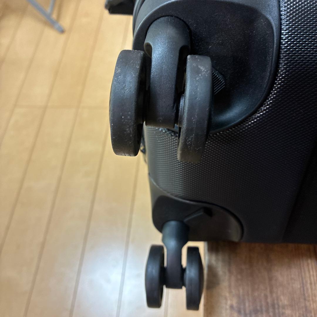 グレーと赤のリュック・バックパック