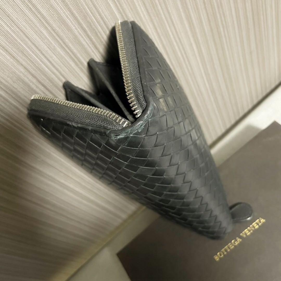 BottegaVenetaボッテガ・黒長財布イントレチャート・ラウンドファスナー