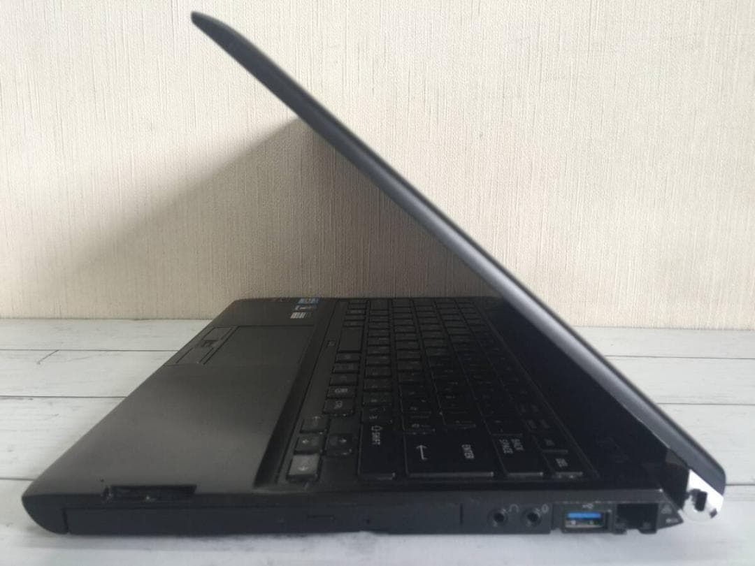 東芝 dynabook R731/W2MB 13.3型コンパクトノートパソコン
