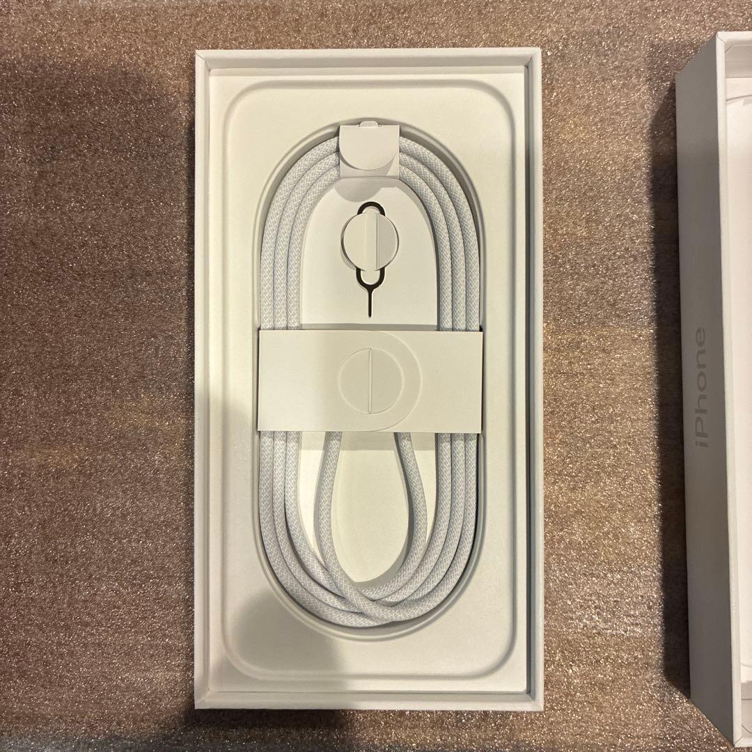 Apple iPhone 16e 256GB ホワイト バッテリー容量100%