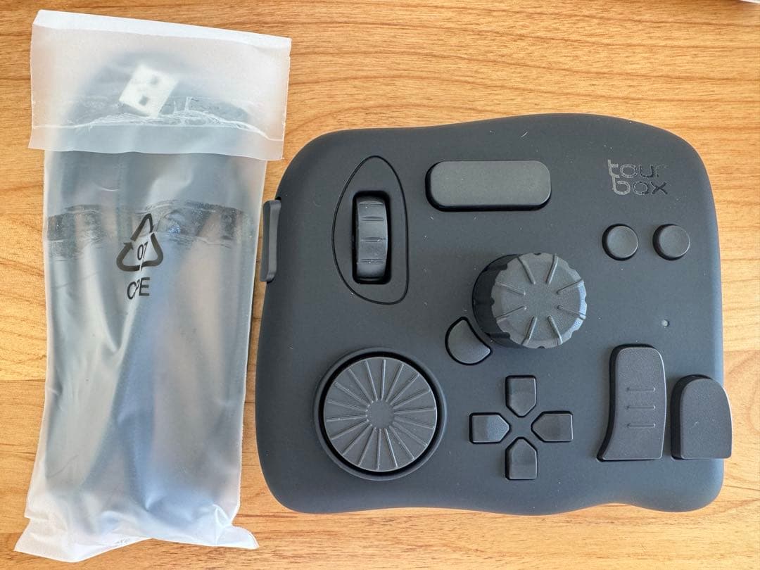 TourBox NEO コントローラー 左手デバイス