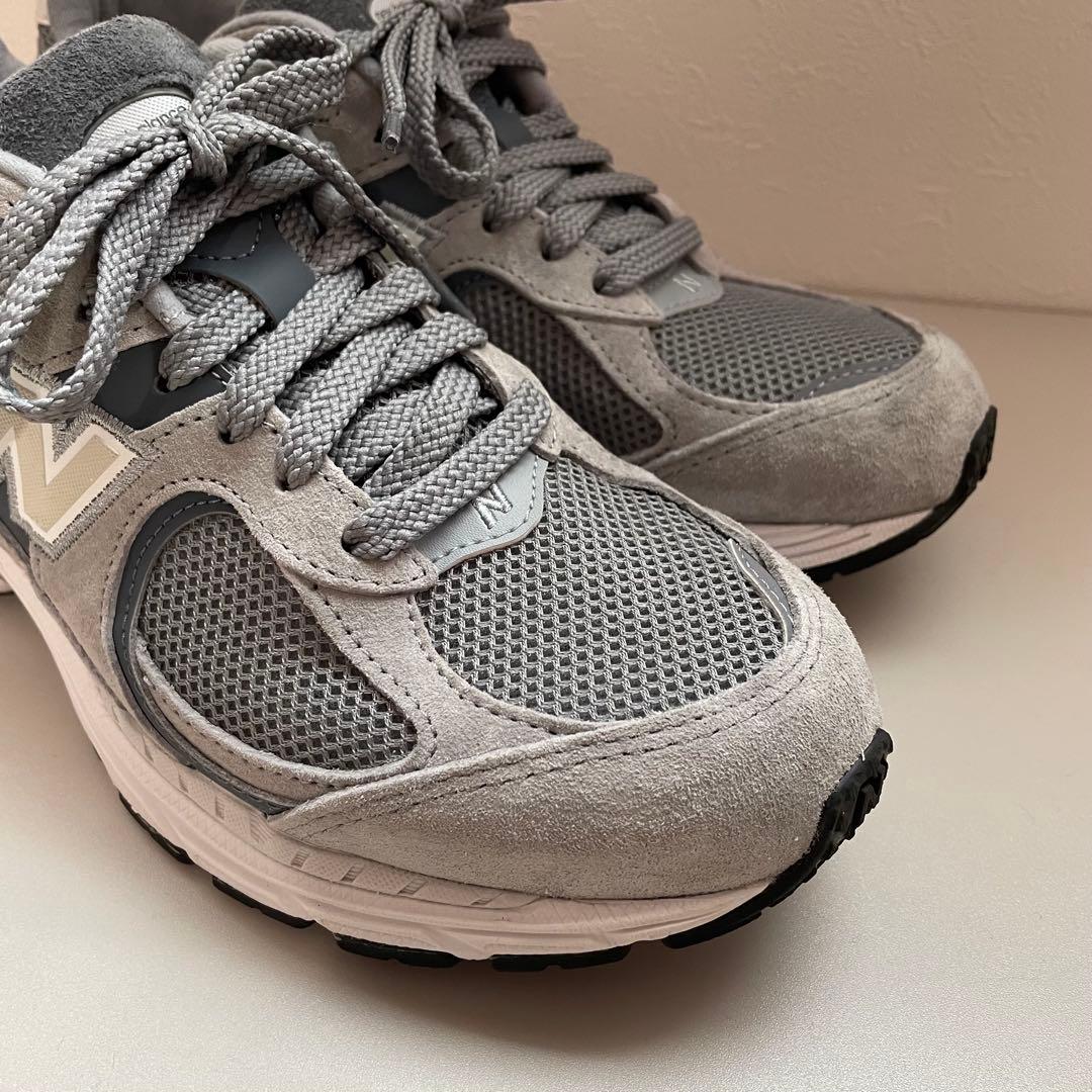 美品new balance ニューバランスM2002R STグレー24.5cm