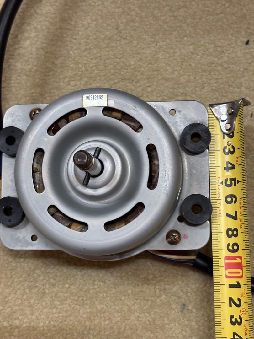 富士工業レンジフードゴムブッシュ付3速モーター中古再生品品番90212062