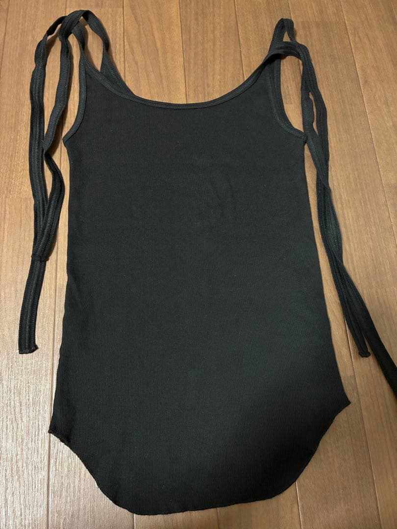 トップス SHISHIKUI RIBBON CAMI / BLACK