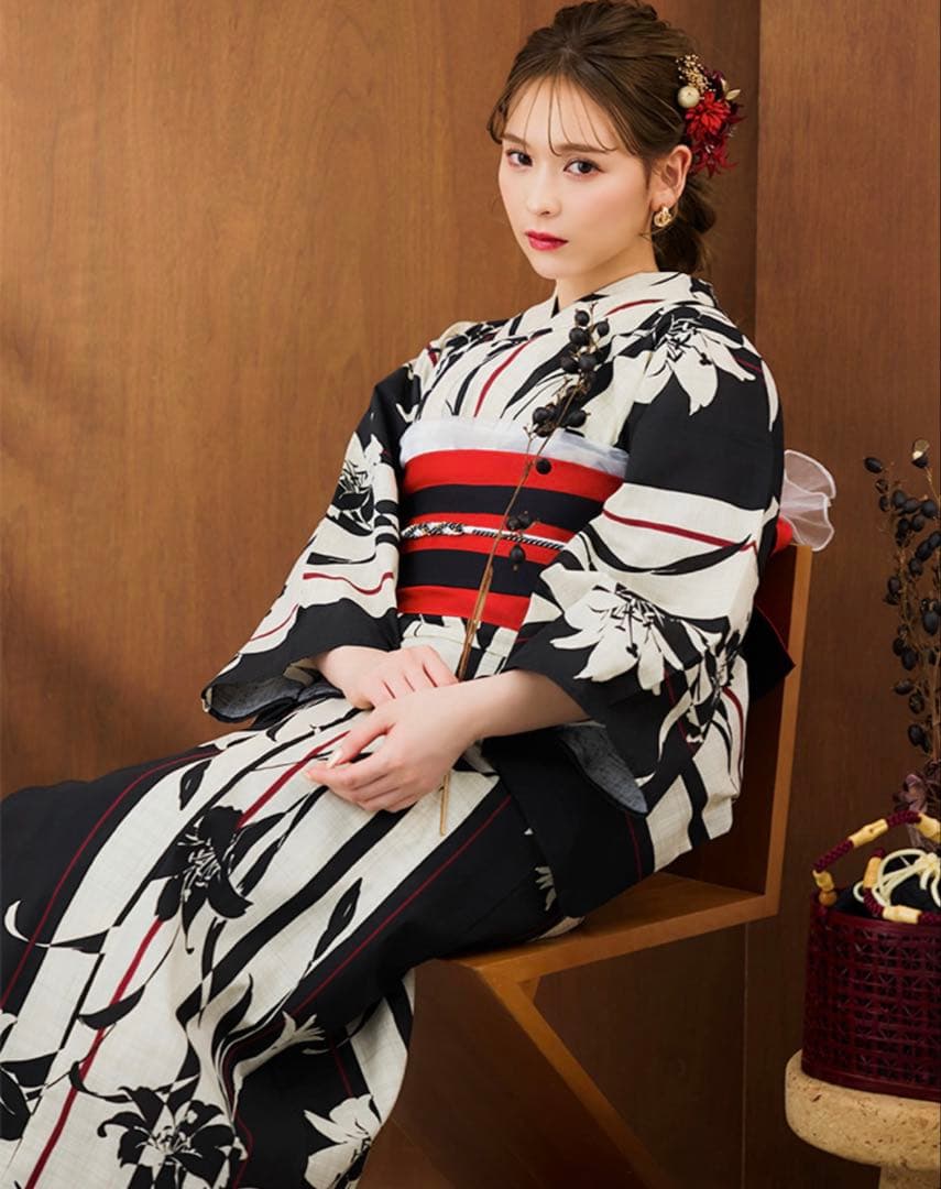 2時間屋内で着用のみ！ストライプ×百合レトロモダン【３点セット浴衣/帯/下駄】