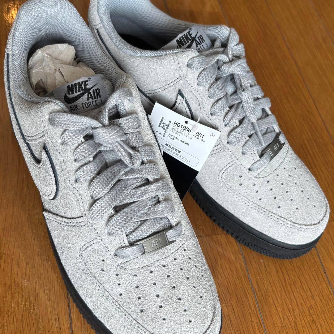 NIKE AIR FORCE 1 ＇07 LV8　HQ1966-001 グレー