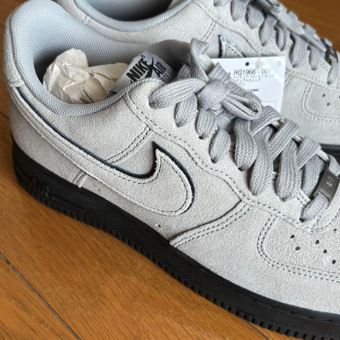 NIKE AIR FORCE 1 ＇07 LV8　HQ1966-001 グレー