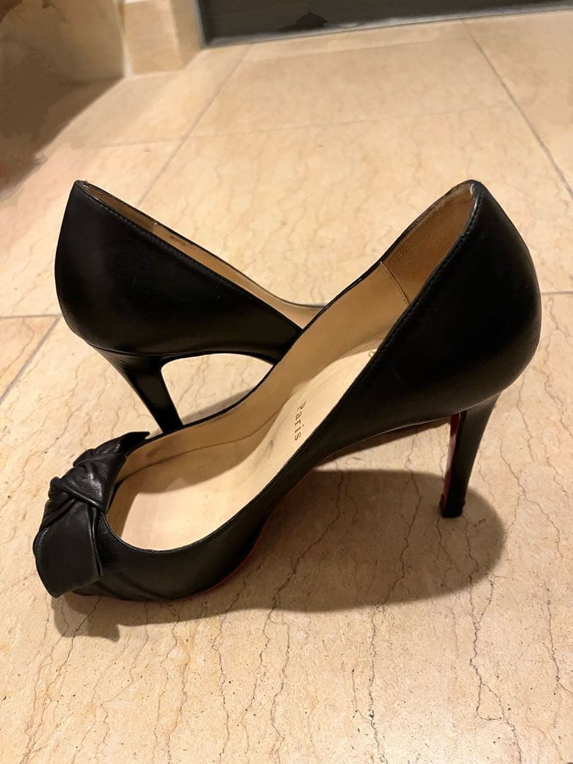 Christian Louboutin ブラックオープントゥハイヒール 37