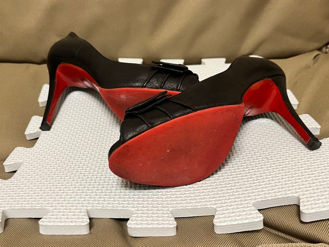 Christian Louboutin ブラックオープントゥハイヒール 37