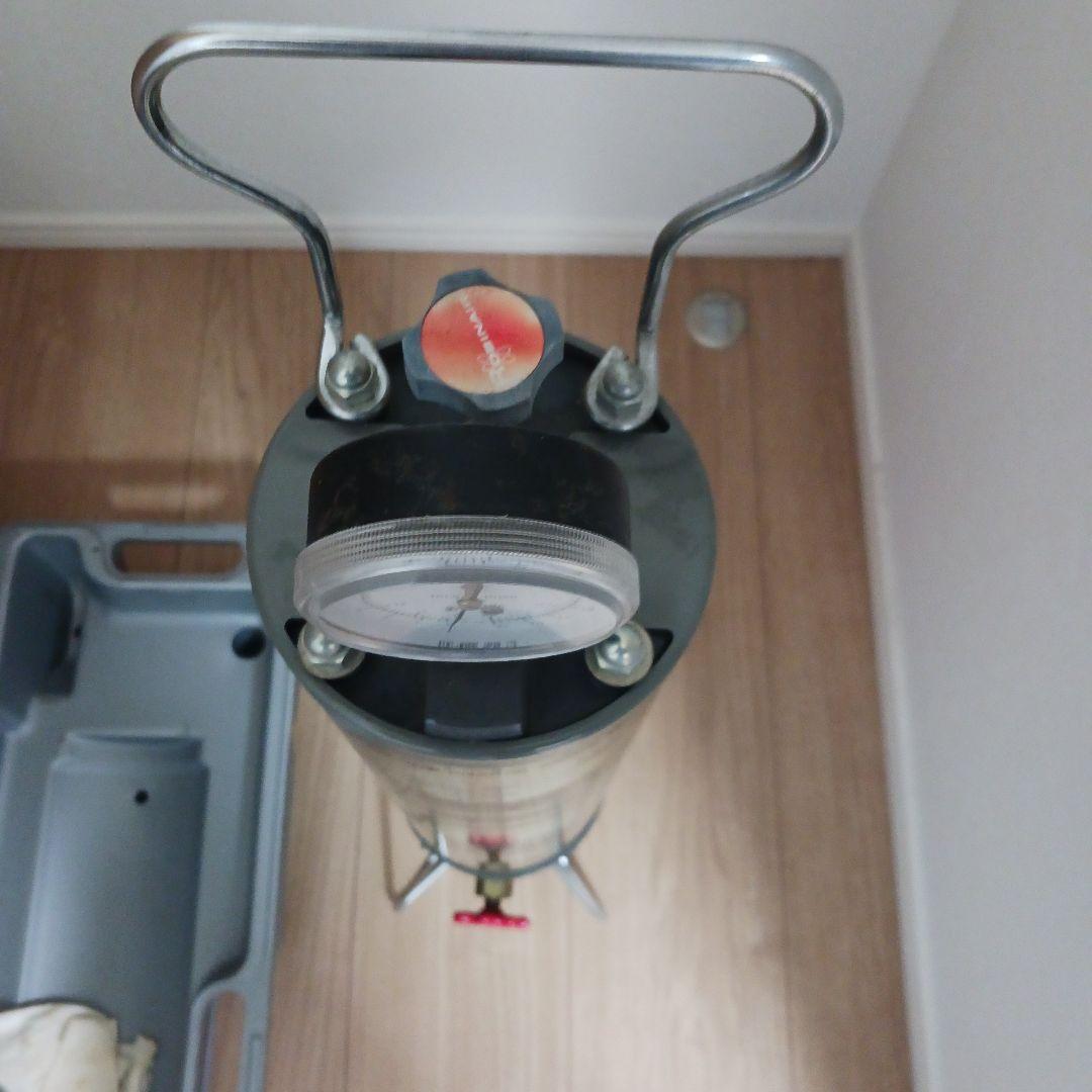 チャージングシリンダー