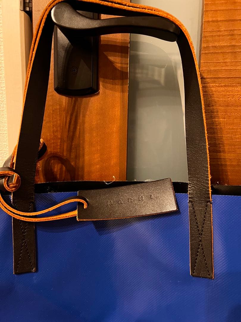 MARNI PVCトートバッグ 黒 青
