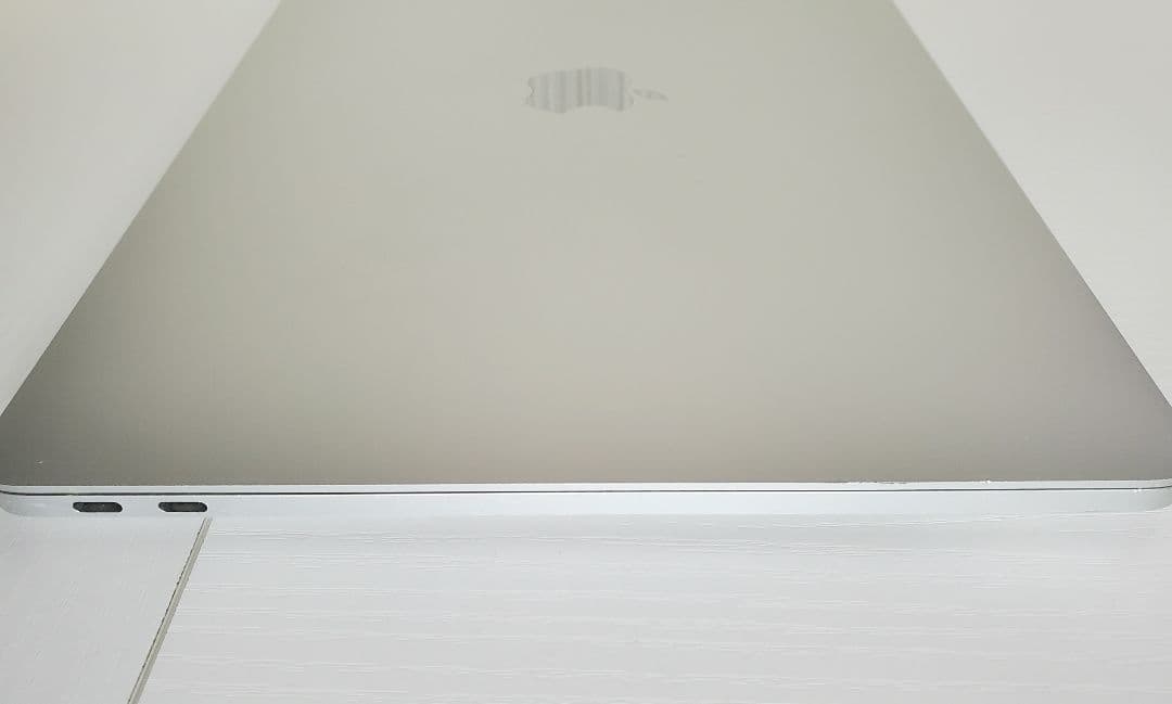 MacBook Pro13 2017年 8GB 256GB A1708