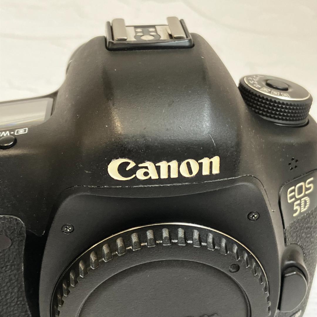 【良品】Canon EOS 5D Mark III ボディ(バッテリー付)