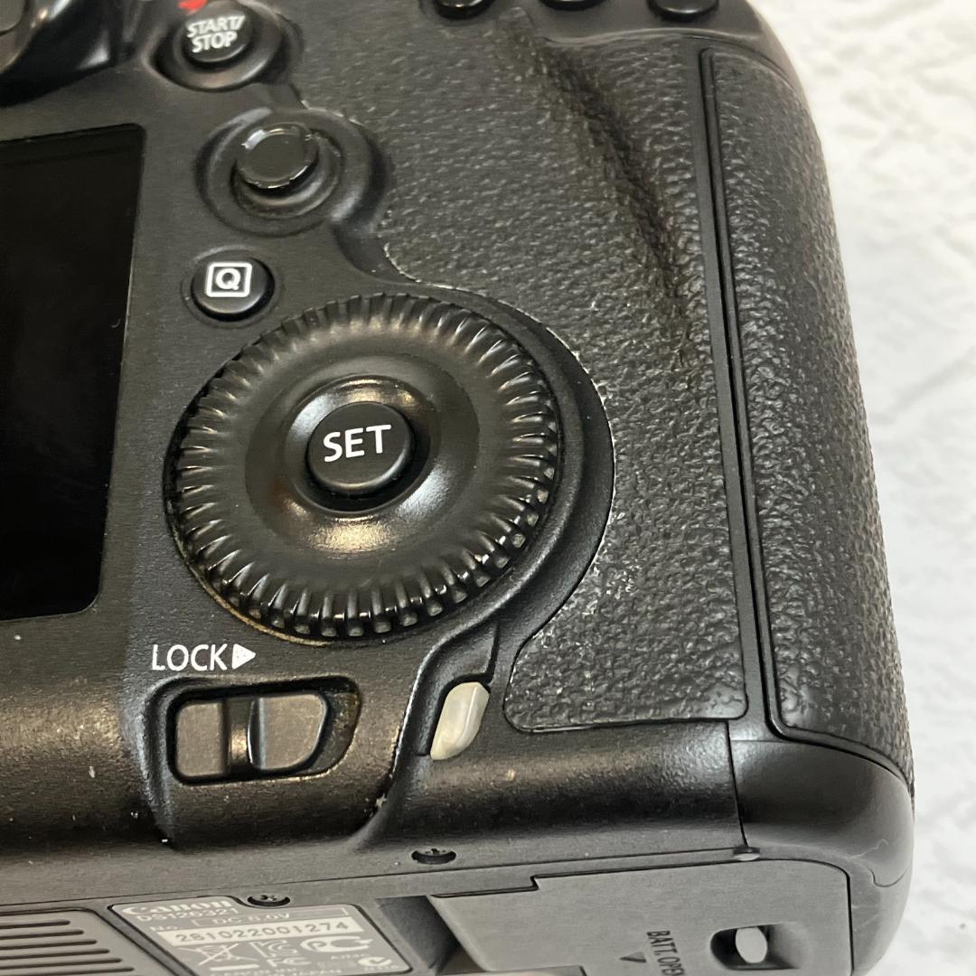 【良品】Canon EOS 5D Mark III ボディ(バッテリー付)