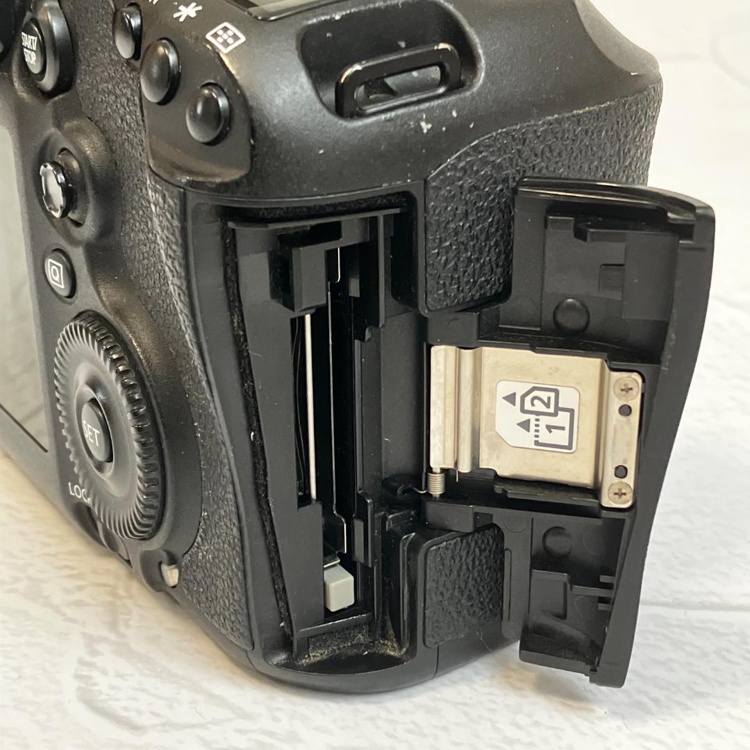 【良品】Canon EOS 5D Mark III ボディ(バッテリー付)