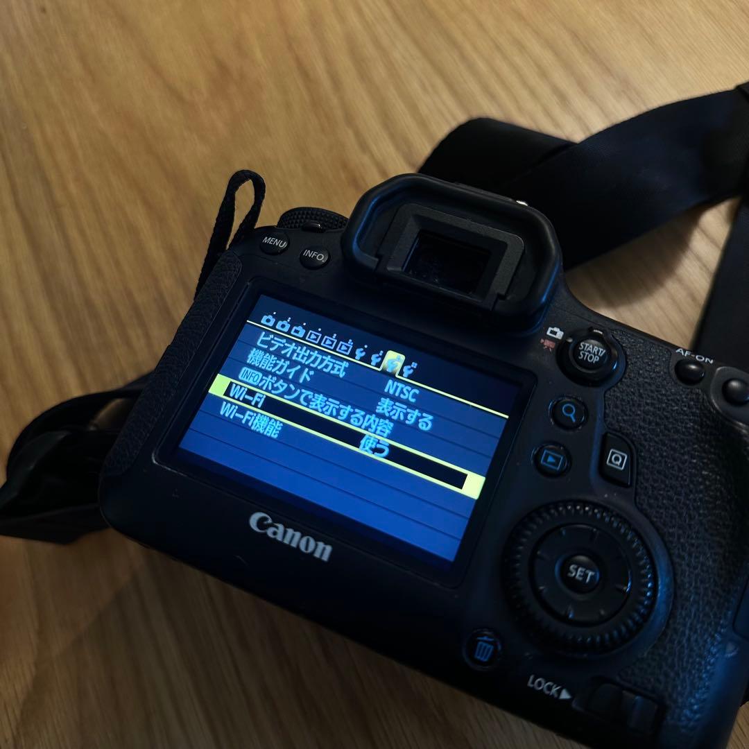 Canon EOS 6D本体+50mm単焦点レンズ+HAKUBAストラップ