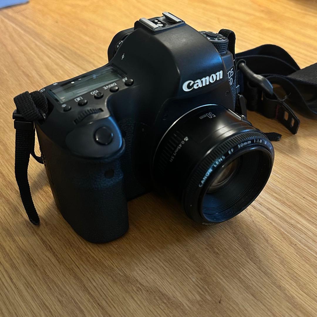 Canon EOS 6D本体+50mm単焦点レンズ+HAKUBAストラップ