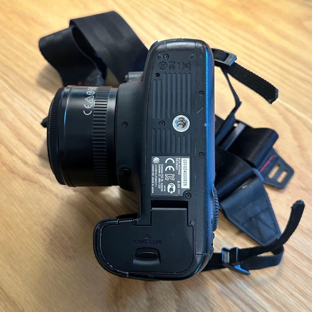 Canon EOS 6D本体+50mm単焦点レンズ+HAKUBAストラップ