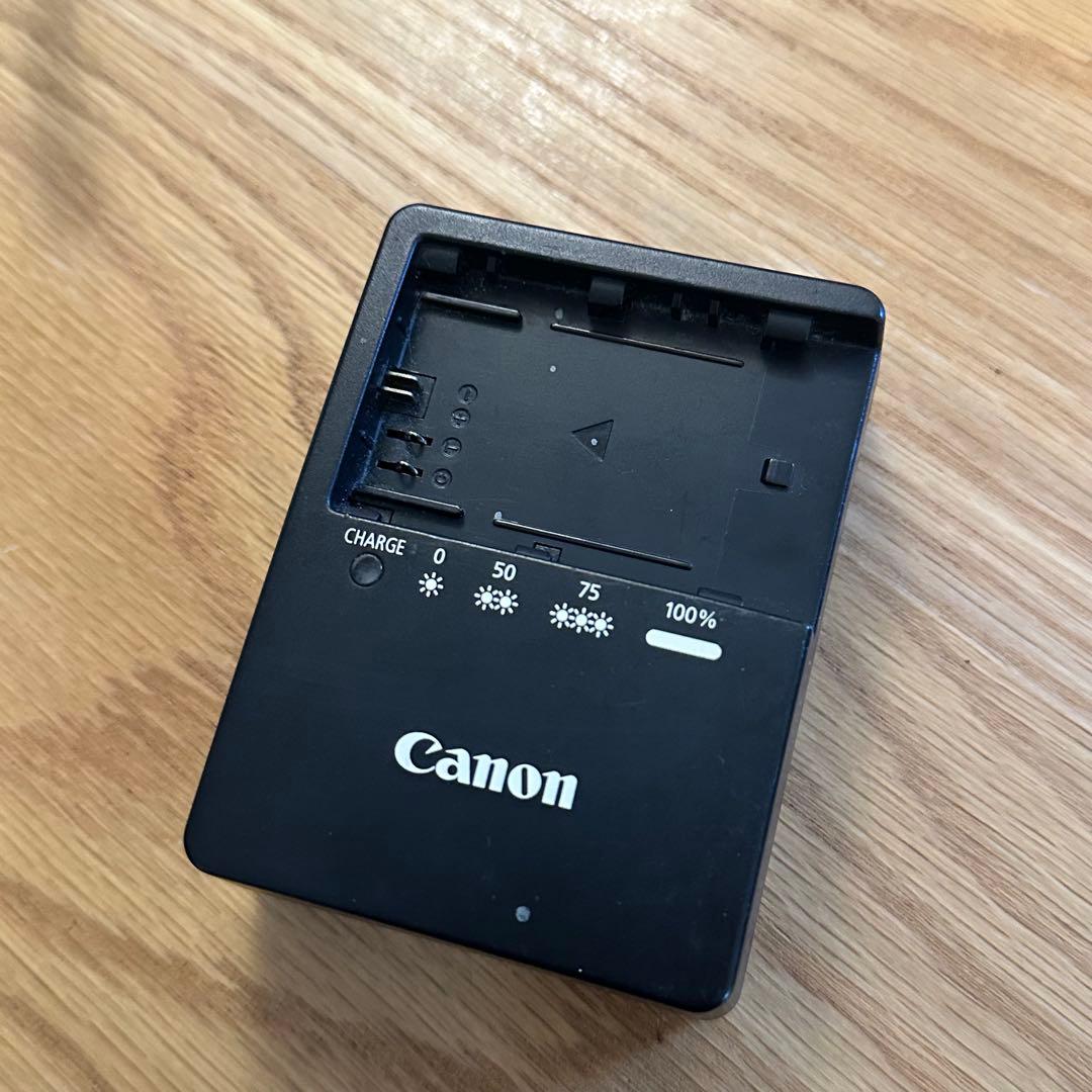 Canon EOS 6D本体+50mm単焦点レンズ+HAKUBAストラップ