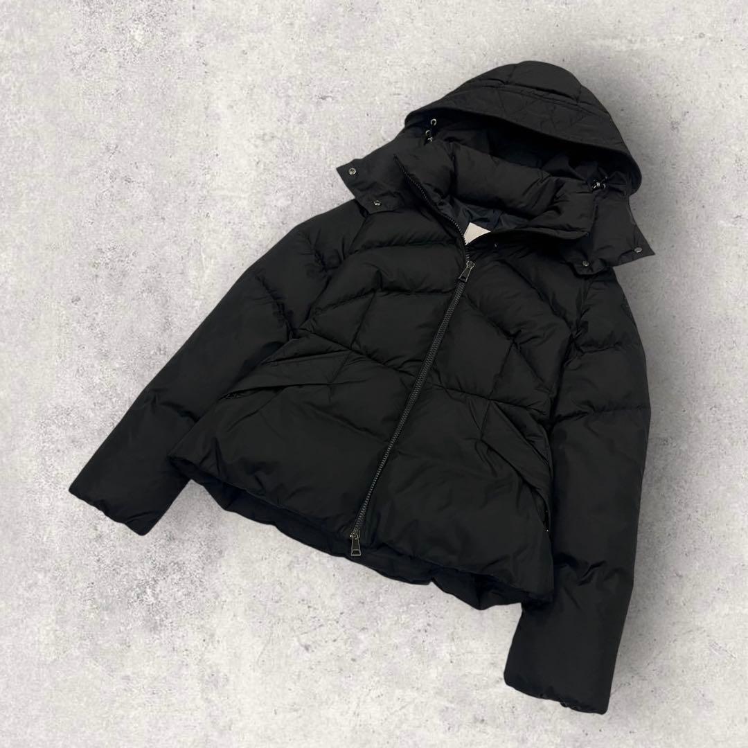 12046【美品・QR鑑定済み】モンクレール　ALOES ダウンジャケット　黒