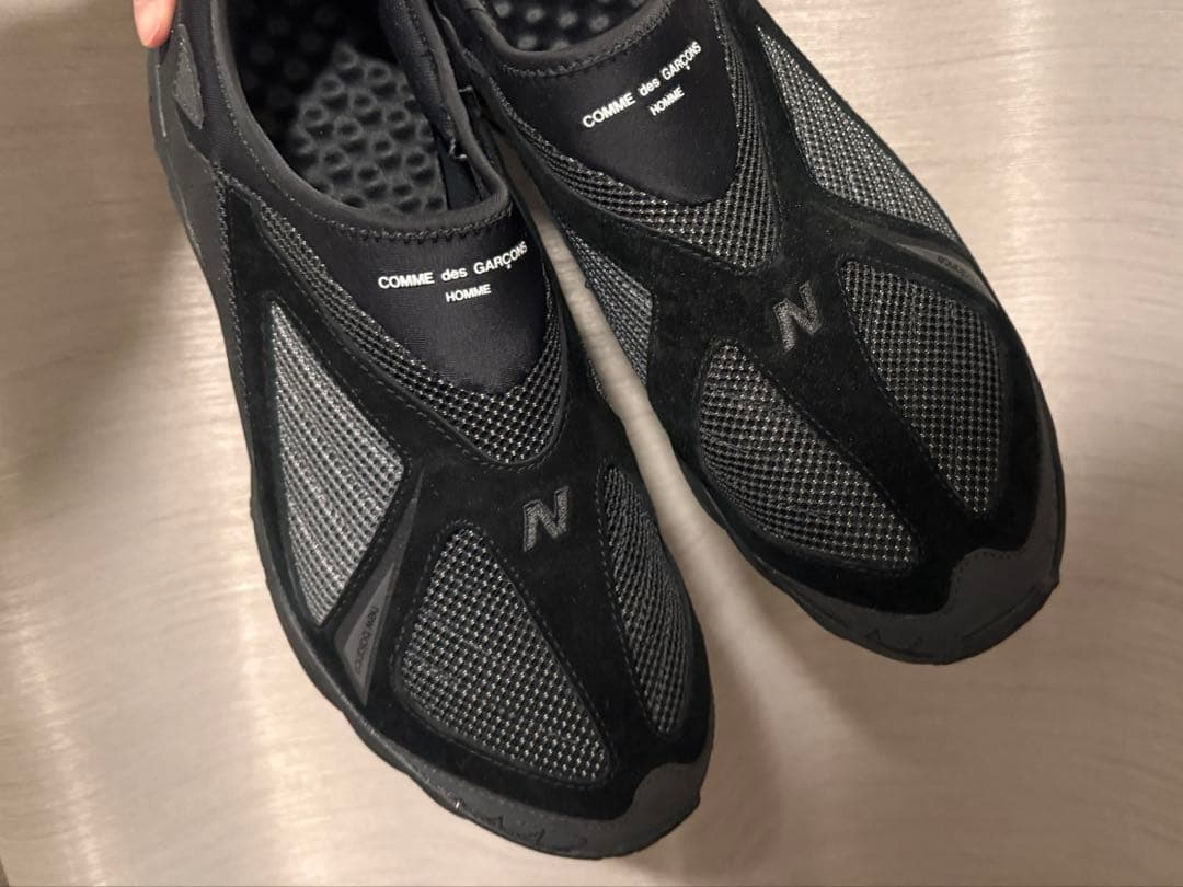 New Balance COMME des GARÇONS ブラックスニーカー