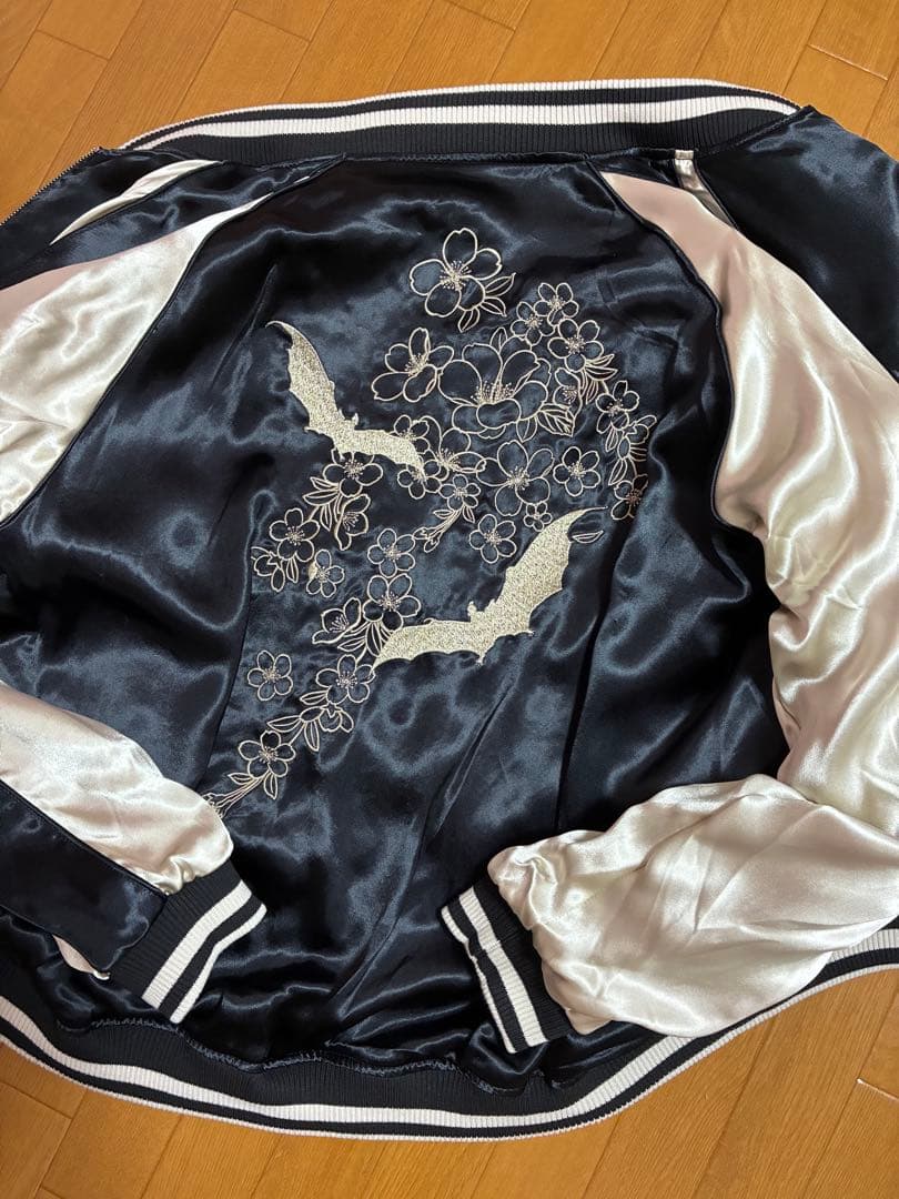 絡繰魂　刺繍入りリバーシブルスカジャン 黒とシルバー