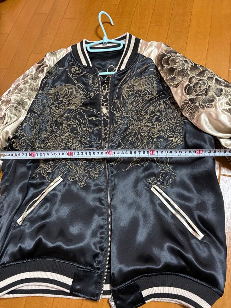 絡繰魂　刺繍入りリバーシブルスカジャン 黒とシルバー