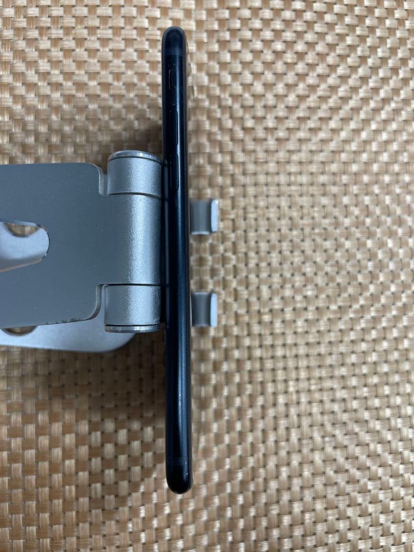 iPhone SE 第3世代 128 GB ミッドナイトSIMフリー【8357】