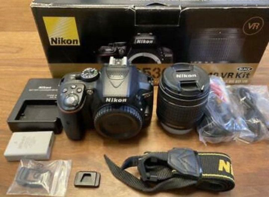 美品Nikon D5300 with DX VR 18-55 3.5-5.6g