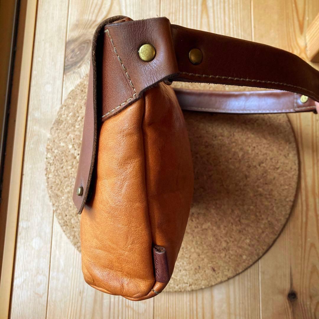 Herz ボディバッグ　ヘルツ　革　キャメル　チョコ