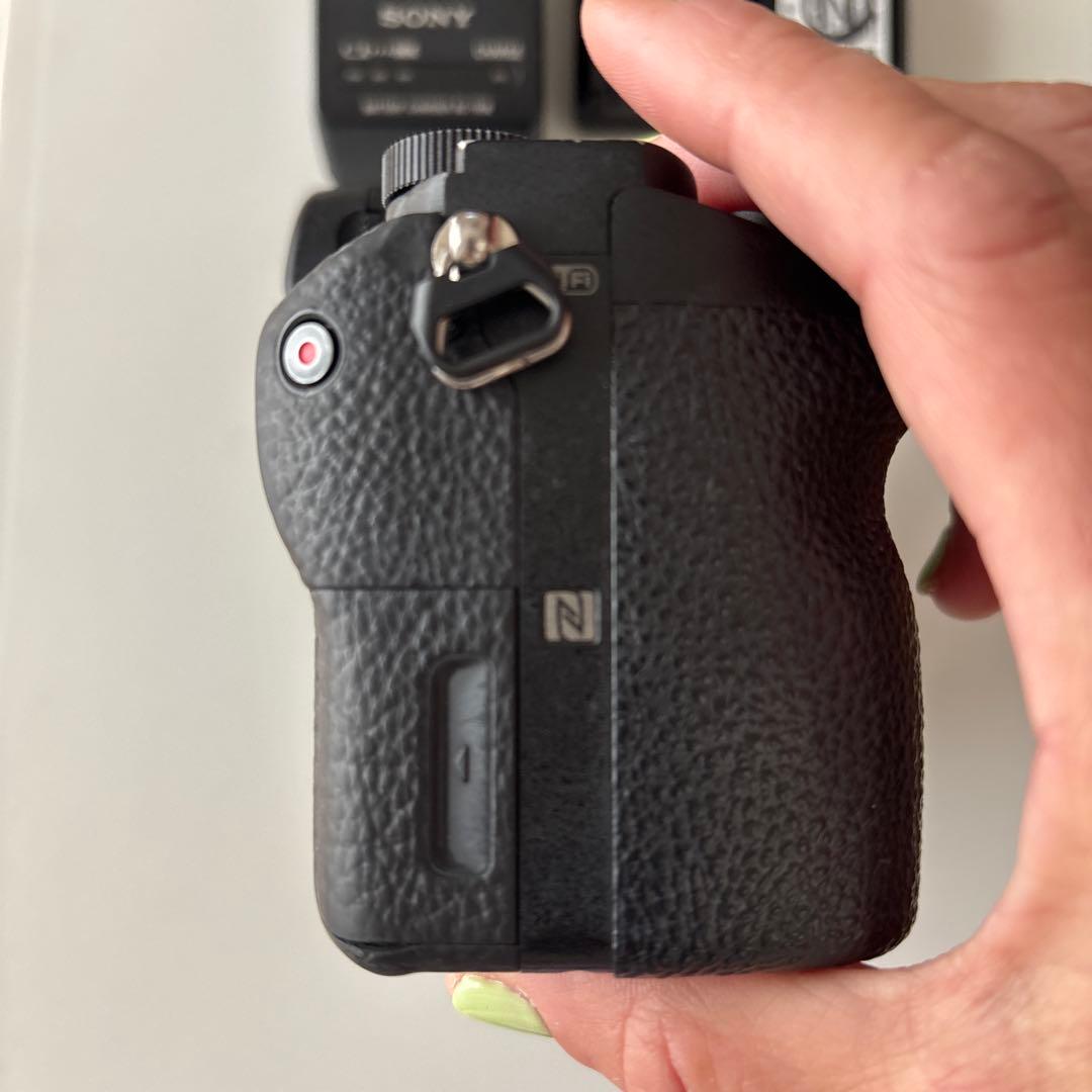 Sony α7 II ILCE-7M2K 本体 + バッテリー2個 + 充電器