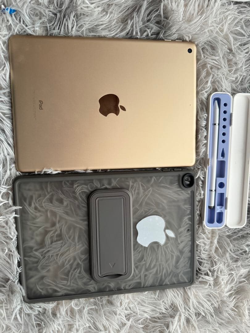 AppleiPad ゴールド 本体 + not genuine Pen+ ケース