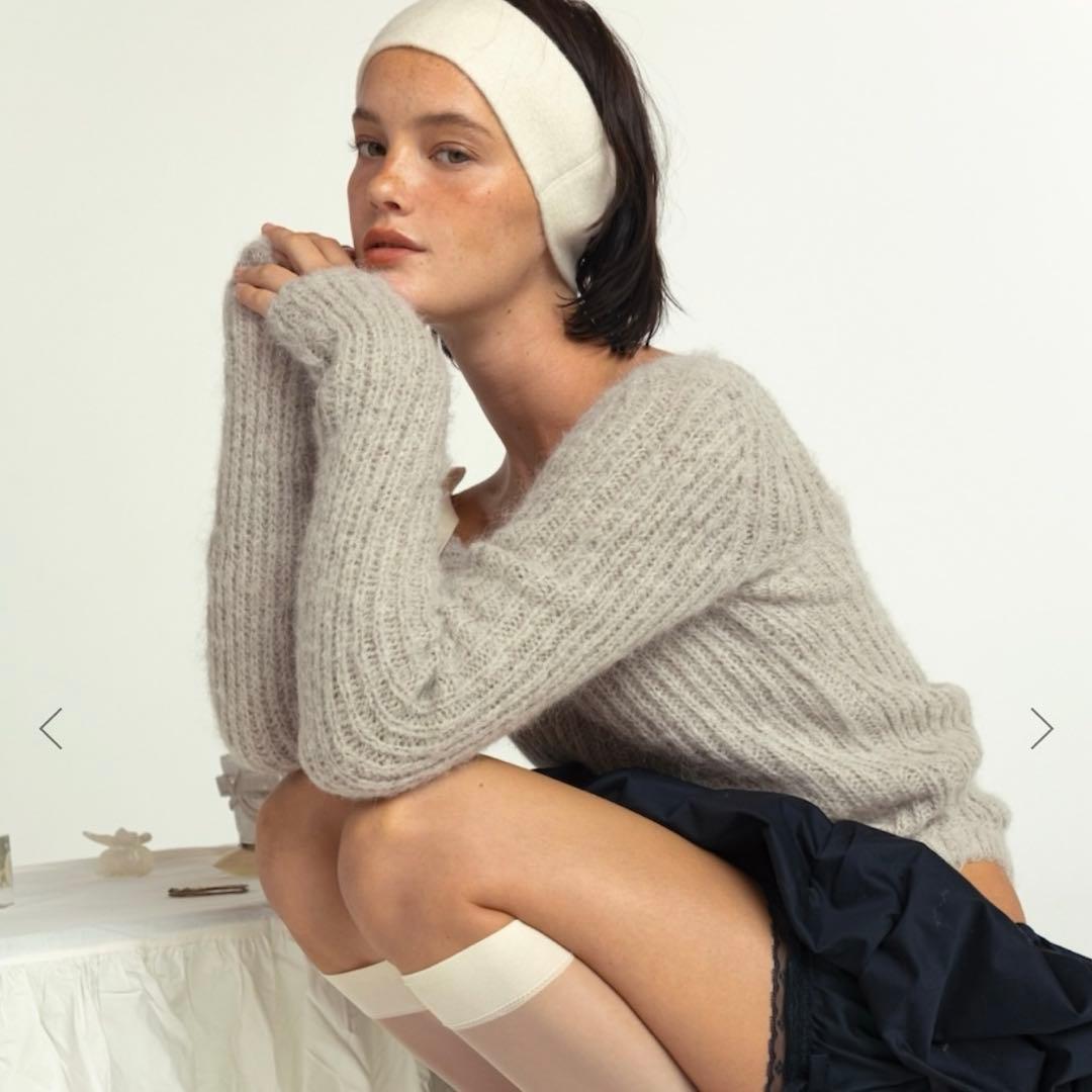 【アイドル着用】GLOWNY ISA ASYMMETRICAL KNIT TOP