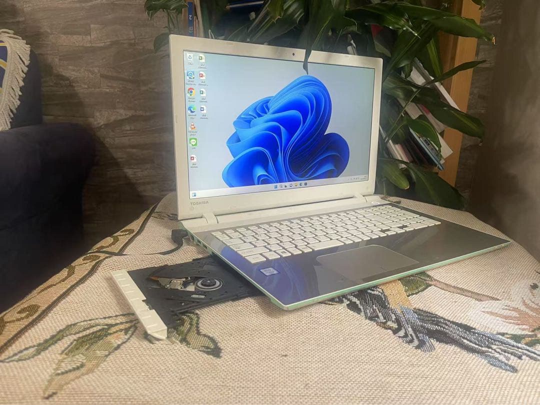 東芝✨サクサク動く✨薄型✨ノートパソコン✨人気のdynabook✨